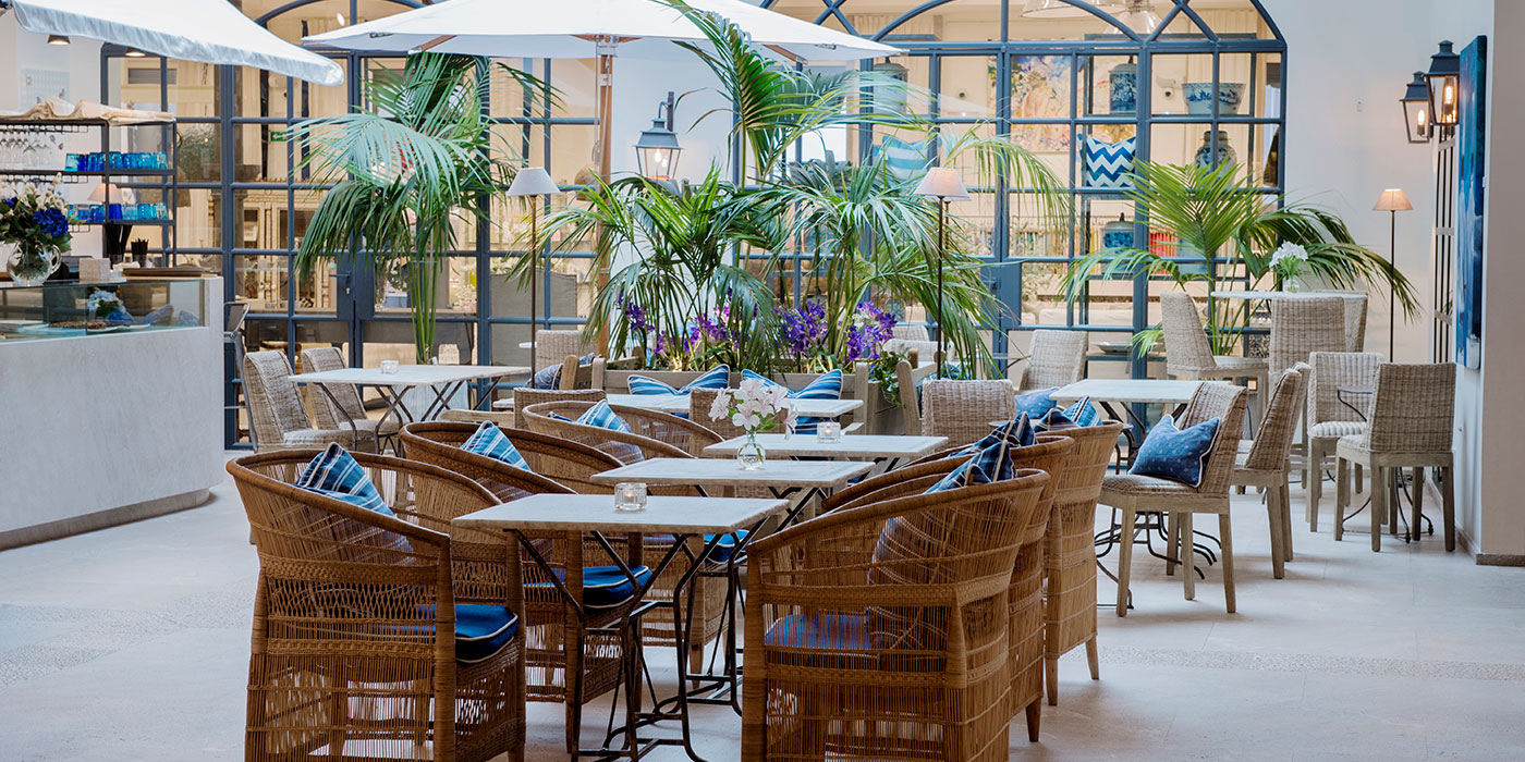 Café Rialto - Enjoy Fresh Cuisine, Artisanal Coffee, and Fine Wines in a Relaxing Atmosphere.